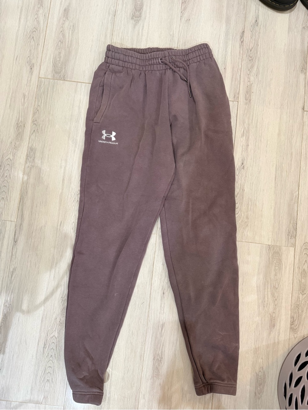 Under Armour women’s Mauve Jogger Sweatpants